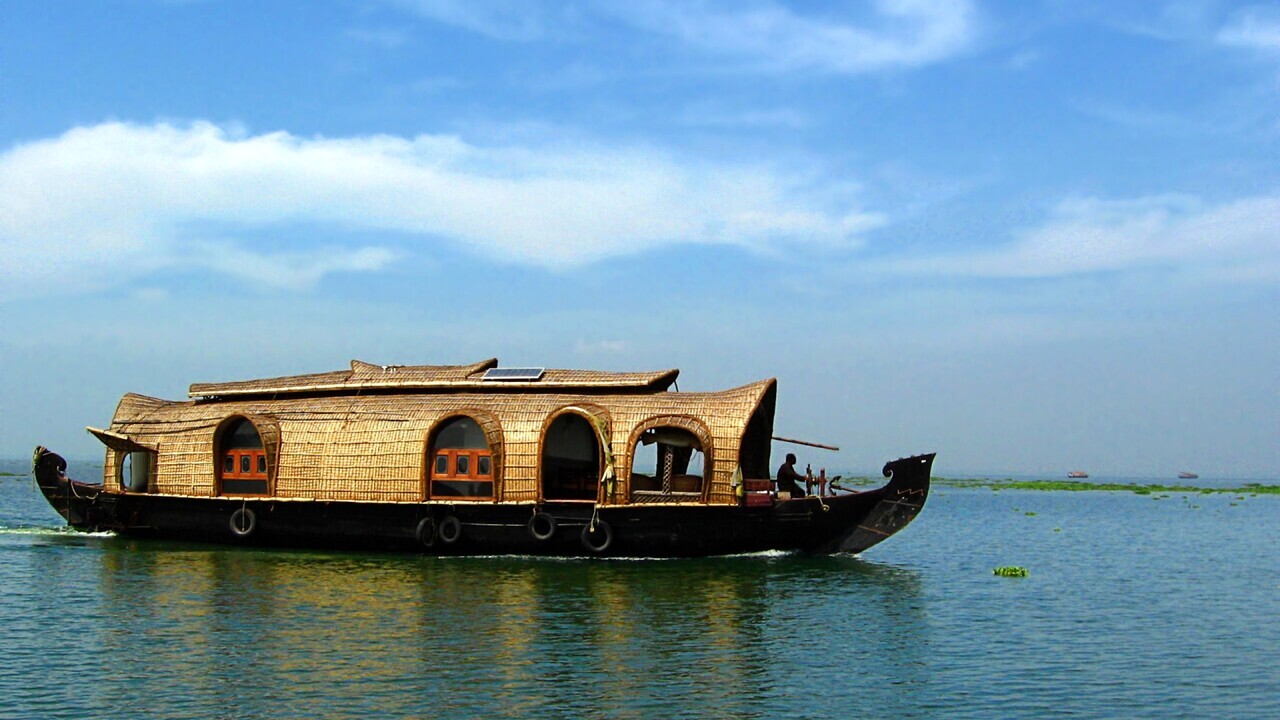 Stupendous Munnar Alleppey Houseboat